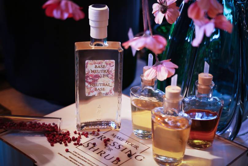 4️⃣ Filtra e servi il tuo dressing o shrub personalizzato!